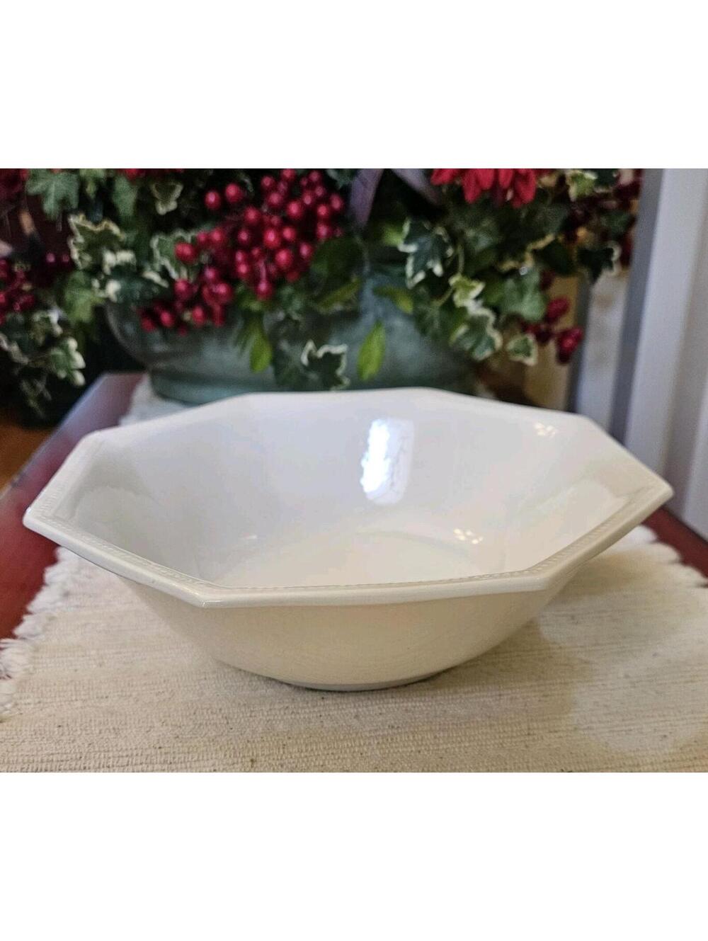 Johnson Brothers Heritage White 9" Serving Bowl Octagonal Made In England